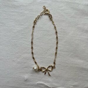 Gold plated bow bracelet